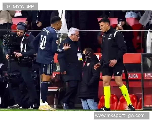 姆巴佩在与埃尔切的比赛中辱骂裁判或将面临追加处罚