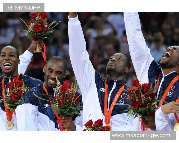 霍华德谈科比与詹姆斯性格差异：独行侠与社交王的鲜明对比